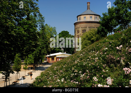 Ehemalige und bekannte Wasserturm, Wasserturm, in einen kleinen Park, Sehenswürdigkeit, Bezirk Prenzlauer Berg, Berlin, Deutschland, Europa. Stockfoto