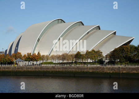 Das Gürteltier / Clyde Auditorium neben den River Clyde im Herbst Glasgow Schottland, Vereinigtes Königreich Stockfoto