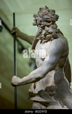 Marmorstatue von Neptun und Triton von Giovanni Bernini Form 1622 im Victoria and Albert Museum in London UK Stockfoto