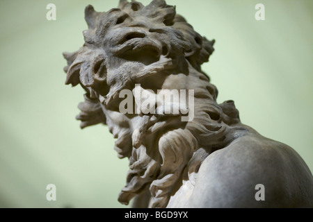 Marmorstatue von Neptun und Triton von Giovanni Bernini Form 1622 im Victoria and Albert Museum in London UK Stockfoto