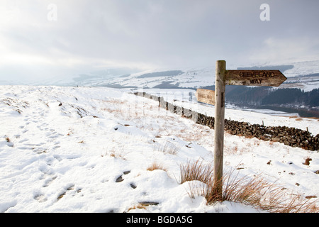 Die North Yorkshire Moors in der Nähe von Ton-Bank Cleveland unterwegs im Winter mit Schnee Stockfoto