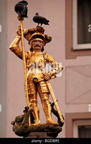 St. Georg der Drachentöter auf einen Brunnen, Herrenstrasse, Freiburg Im Breisgau, Baden-Württemberg, Deutschland, Europa Stockfoto