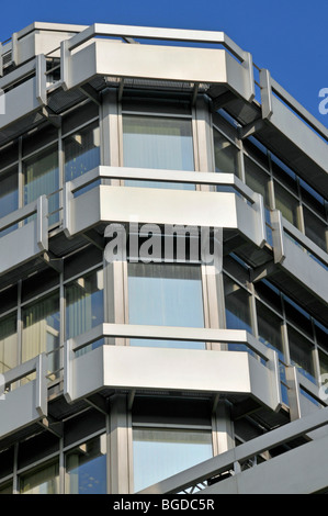 Sitz der Stahlhandelsunternehmen Kloeckner & Co Multi Metall Verteilung im Silberpalais Bürogebäude in Duisbu Stockfoto
