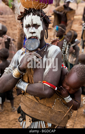 Mursi-Frau, Omo-Tal, Äthiopien Stockfoto