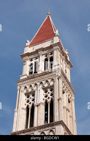 Turm der Kathedrale von St. Lawrence, Sveti Lovro, Trogir, Dalmatien, Kroatien, Europa Stockfoto