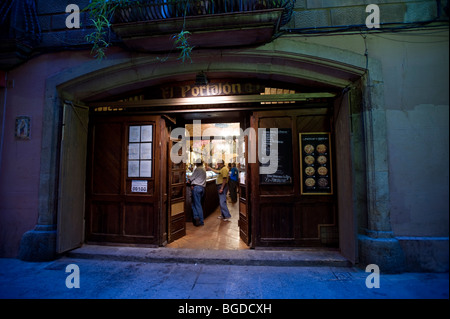 Tapas-Bar, Barri Gotic, Barcelona, Katalonien, Spanien, Europa Stockfoto