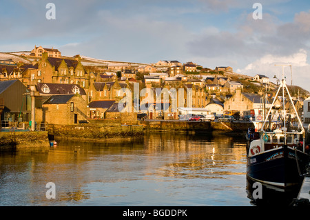 Stromness Hafen und Stadt auf dem Festland von Orkney.  SCO 5666 Stockfoto