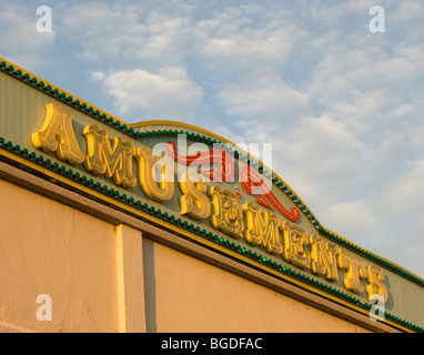 Vergnügungen Schild am Burnham auf See-Pavillon, Somerset, Großbritannien Stockfoto