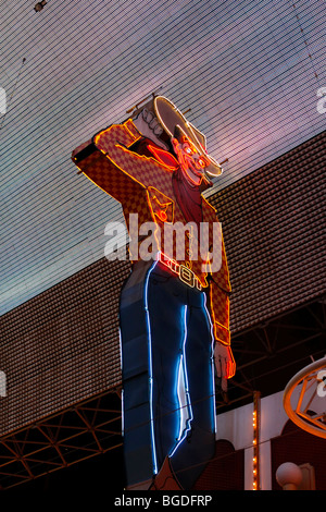 Vegas Vic, die berühmte Cowboy Figur in der Fremont Street im alten Las Vegas, Nevada, USA Stockfoto