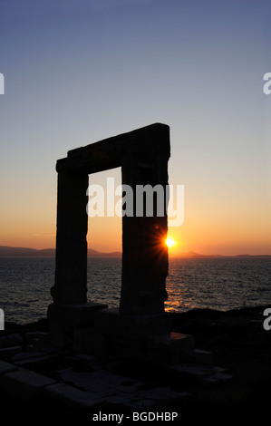 Portara von Naxos, der Apollotempel, Naxos, Kykladen, Griechenland, Europa Stockfoto