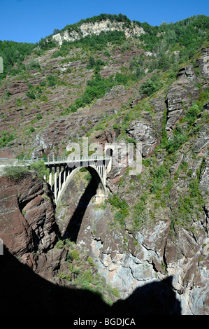 Beton-Brücke über die Schlucht des Daluis oder Canyon, senken Sie französische Alpen, Alpes-Maritimes, Frankreich Stockfoto