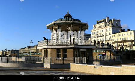 Die kürzlich renovierten viktorianischen Musikpavillon auf Brighton Seafront UK Stockfoto