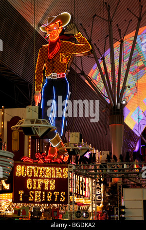 Vegas Vic, die berühmte Cowboy Figur in Fremont Street im alten Las Vegas, Nevada, USA Stockfoto