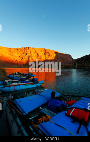 Whitewater Flößen und Catarafts bei Lees Ferry, Put-in für den Colorado River durch den Grand Canyon Stockfoto