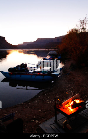 Whitewater Flößen und Catarafts bei Lees Ferry, Put-in für den Colorado River durch den Grand Canyon Stockfoto