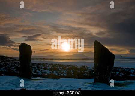 Sonnenuntergang über Hoy aus dem Ring von Brodgar Steness Festland Orkney Highland Region Schottlands.  SCO 5708 Stockfoto