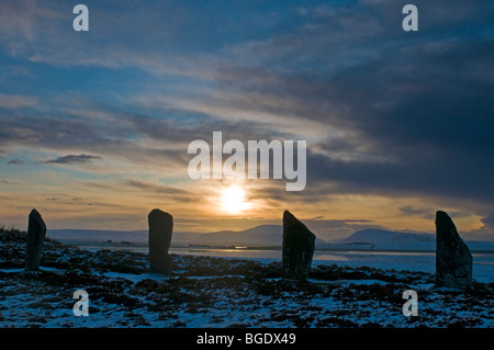 Sonnenuntergang über Hoy aus dem Ring von Brodgar Steness Festland Orkney Highland Region Schottlands.  SCO 5709 Stockfoto