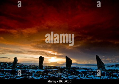 Sonnenuntergang über Hoy aus dem Ring von Brodgar Steness Festland Orkney Highland Region Schottlands.  SCO 5712 Stockfoto