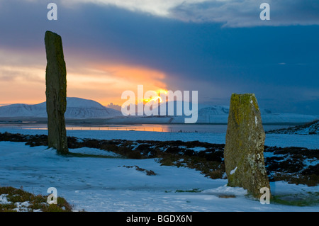 Sonnenuntergang über Hoy aus dem Ring von Brodgar Steness Festland Orkney Highland Region Schottlands.  SCO 5716 Stockfoto