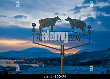 Bauernhof-Zeichen bei der Annäherung zu Stromness Strandpromenade Fähre Stadt auf Orkney Festland Schottland.  SCO 5719 Stockfoto