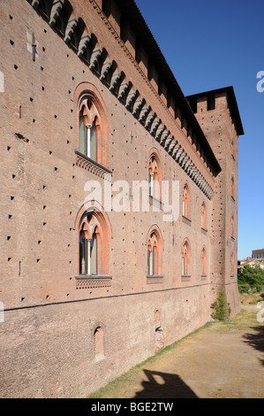 Burg von den Visconti Castello Visconteo Backsteinbau kommunalen Sammlungen Musei Civici Pavia Lombardei Italien Stockfoto