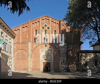 Fassade aus Backstein errichtet San Francesco Kirche Pavia Lombardei Italien im späten Nachmittagssonne Kirche des Heiligen Franziskus Stockfoto