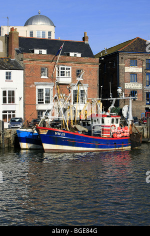 Angeln bieten bis in den Hafen von Weymouth Dorset am Ende der Saison und Zeit gebunden, wenn Fischbestände Links zu regenerieren sind Stockfoto