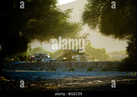 Camping im Hoanib Flussbett, Namibia. Stockfoto