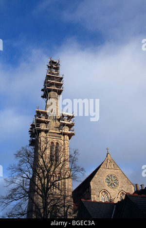 Großbritannien London Gerüste auf einem Kirchturm Stockfoto