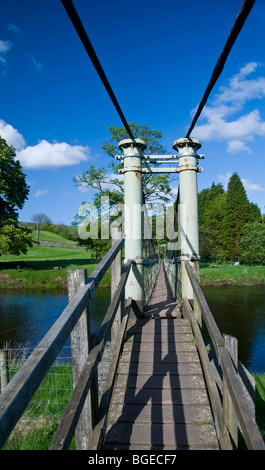 Hängebrücke auf dem Dales Weg weit weg Hebden Bridge in den Pennines. Stockfoto