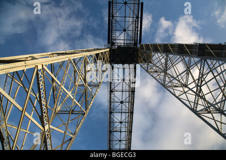 Die Transporter-Brücke über den Fluss Usk in Newport, South Wales Gwent. Einer von nur zwei Brücken dieses Design in der Welt. Stockfoto