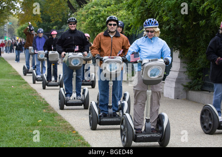 Touristen besichtigen um Washington DC auf personal Transporter Segway PT Stockfoto