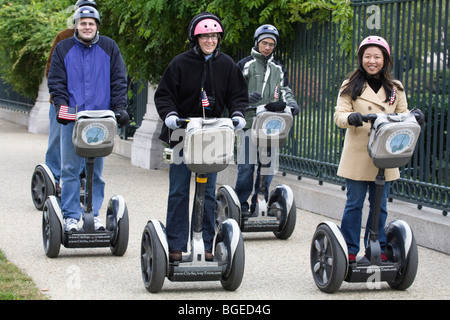 Touristen besichtigen um Washington DC auf Segway personal Transporter Stockfoto