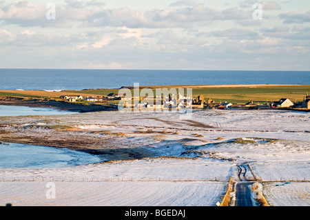 Winter auf den Ansatz auf die North West Orkney historischen Dorf von Birsay SCO 5759 Stockfoto