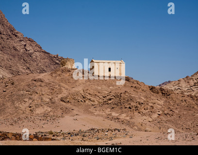 Christliche Kirche und muslimischen Schrein Aaron Hill St. Catherines Dorf in der Nähe von St. Katharinen Kloster Sinai Ägypten Stockfoto