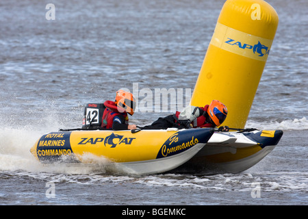 Königliche Marine-Team gehen Commando - Zapcat Meisterschaft 2009 - Hafen von Leith, Edinburgh Stockfoto