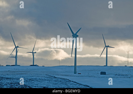 Springsteen-Hügel-Windkraftanlagen auf der Nordseite des Festlandes Orkney SCO 5787 Stockfoto