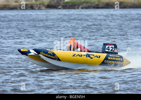 Königliche Marine-Team gehen Commando - Zapcat Meisterschaft 2009 - Hafen von Leith, Edinburgh Stockfoto