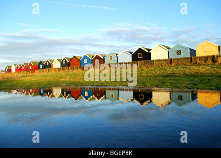 Farbenfrohe Strandhütten in Southwold Stockfoto