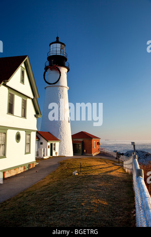 Weihnachtszeit in Portland Head Lighthouse, Portland Maine USA Stockfoto