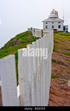 Die Cape Spear Lighthouse, ein National Historic Site und der älteste erhaltene Leuchtturm in Neufundland - gebaut im Jahre 1836 entlang t Stockfoto