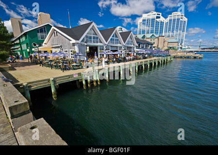 Waterfront-Restaurants in der historischen Eigenschaften National Historic Site, Freibeuter Wharf in der Innenstadt von Halifax, Halifax Metro, H Stockfoto