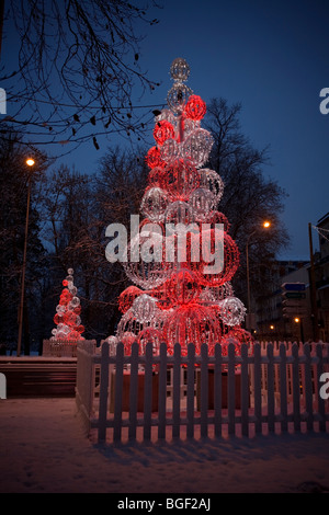 Vichy beleuchtet Christbaumschmuck (Frankreich). Abzeichen de Noël Lumineuses En Forme de Sapin (Vichy - Frankreich). Stockfoto