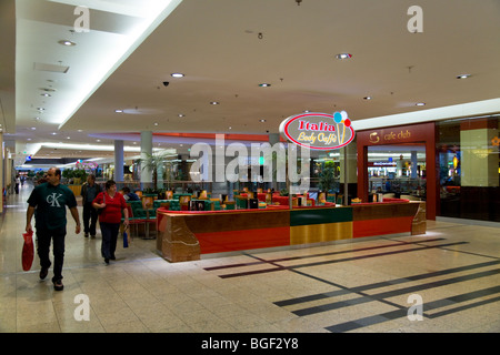 Lody Caffe Italia / Café (Eisdiele) im Inneren der Galeria Krakowska shopping Mall im Stadtzentrum von Krakau. Polen. Stockfoto