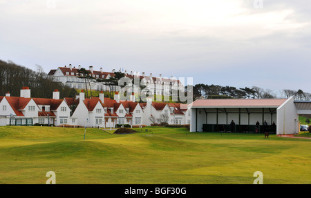 Turnberry Hotel Golf Resort mit kurzen Spiel Übungsgelände (Vordergrund). Stockfoto