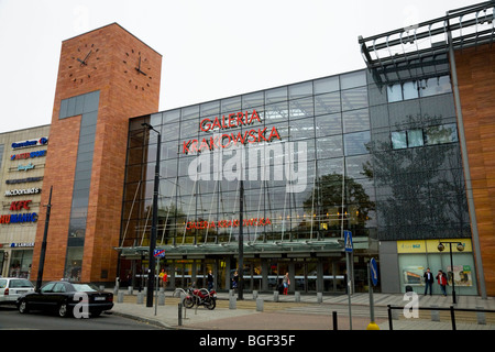 Außenansicht der Galeria Krakowska: größte Shopping-Mall Krakau Stadtzentrum entfernt. Gegenüber den wichtigsten Glowny Bahnhof. Polen. Stockfoto