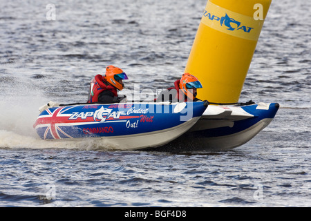 Team Kontakt warten Out - Zapcat Meisterschaft 2009 - Hafen von Leith, Edinburgh Stockfoto