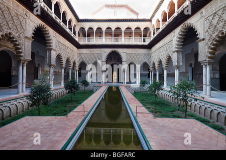 Patio de Las Huasaco oder der Innenhof der Jungfrauen, Real Alcazar, Sevilla, Andalusien, Spanien Stockfoto