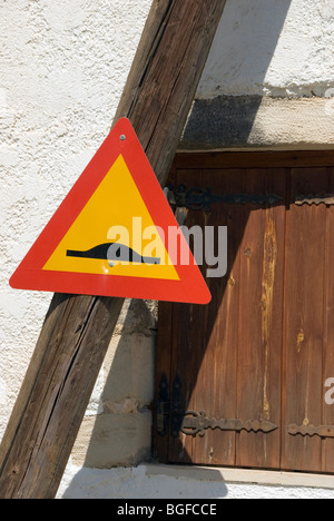 Straßenschild in griechisches Dorf Stockfoto