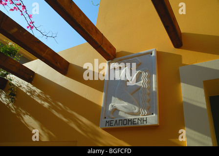 Gedenktafel für eines der neun Musen auf der Insel Kephalonia auf der Westküste von Griechenland, Europa. Stockfoto